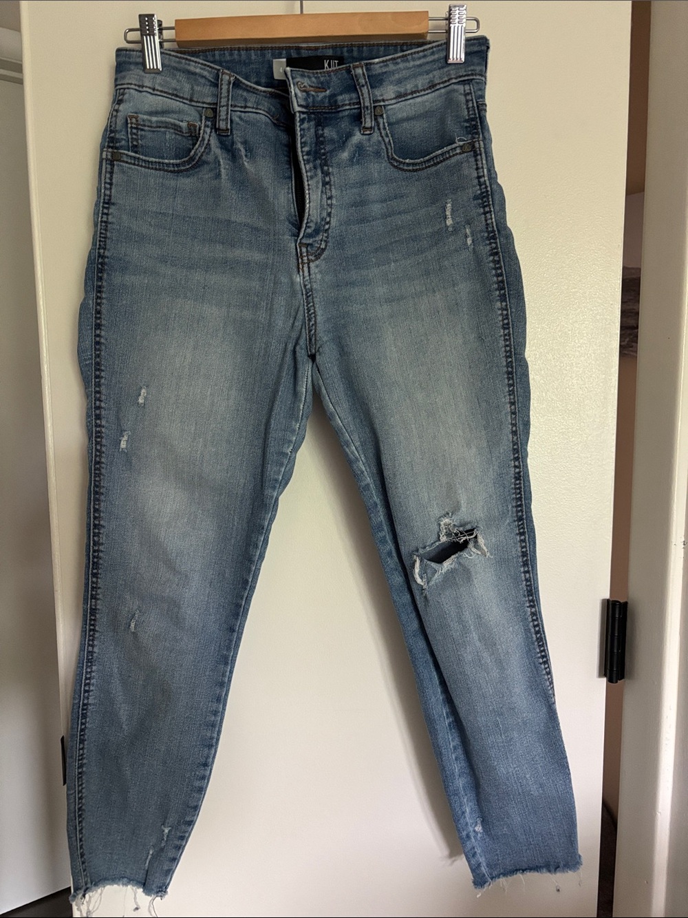Kut from the Kloth Light Blue Distressed Cropped Jeans